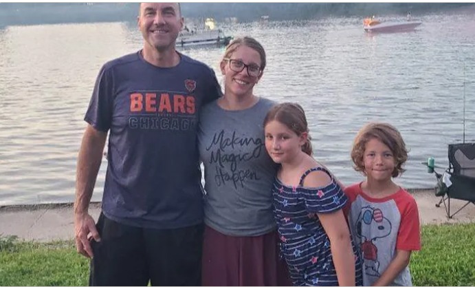 Leah Holman Death, Obituary Naperville, IL – The Naperville community is heartbroken following the unexpected passing of Leah Holman, a dedicated speech-language pathologist at Naperville North High School (NNHS)